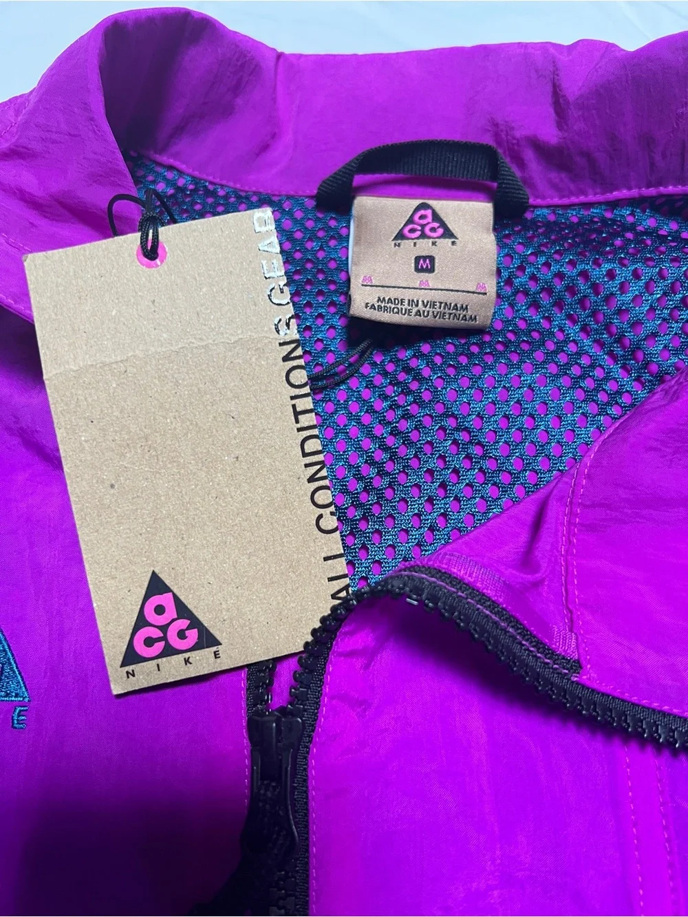 Nike ACG Women's Pullover Jacket - Magenta & Teal